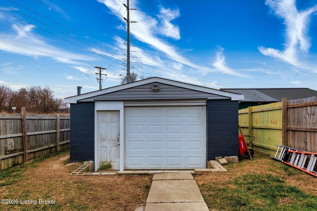 3304 Bank St, Louisville, KY 40212