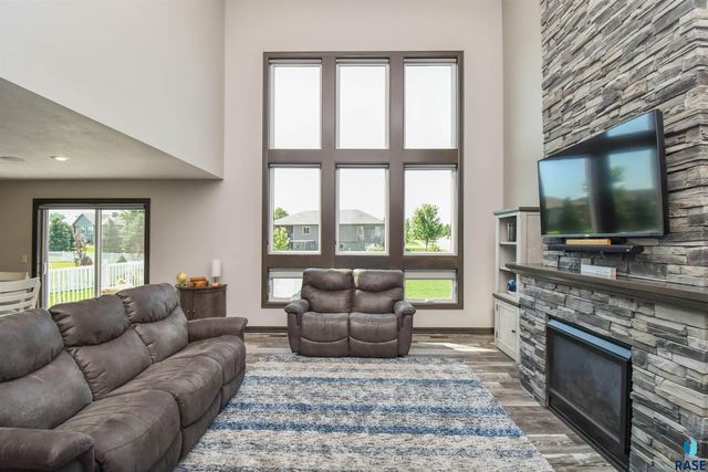 9209 W Dragonfly Dr Drive, Sioux Falls, SD 57107