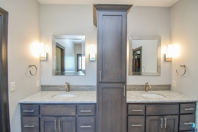 9209 W Dragonfly Dr Drive, Sioux Falls, SD 57107