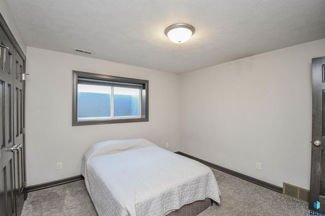 9209 W Dragonfly Dr Drive, Sioux Falls, SD 57107