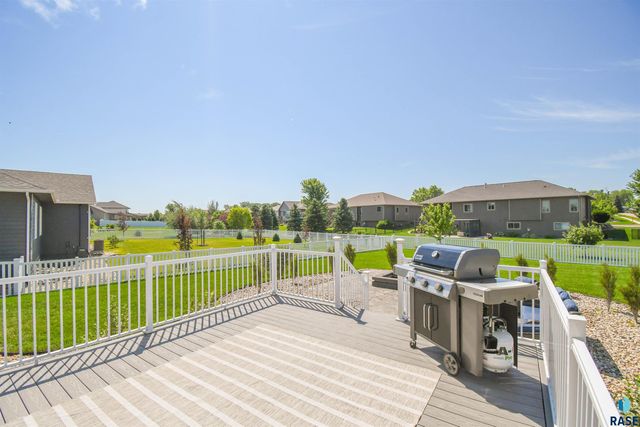 9209 W Dragonfly Dr Drive, Sioux Falls, SD 57107