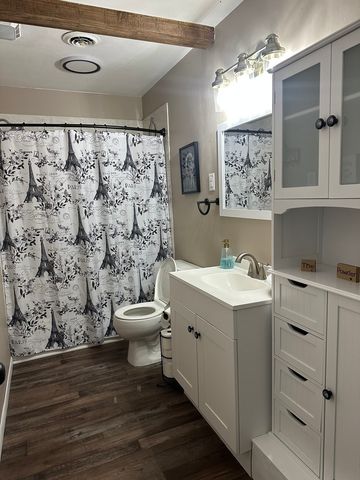 6049 E Flyers Drive, Woodlawn, IL 62898