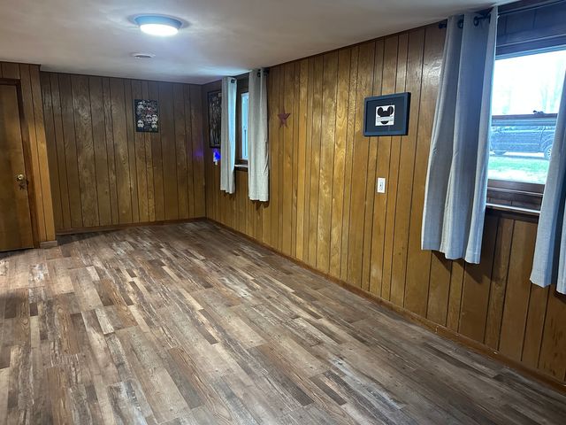 6049 E Flyers Drive, Woodlawn, IL 62898