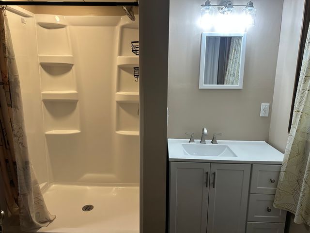 6049 E Flyers Drive, Woodlawn, IL 62898