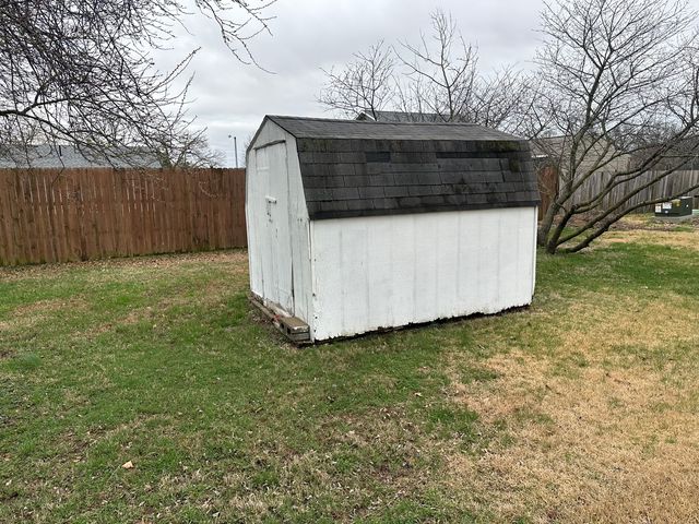 6049 E Flyers Drive, Woodlawn, IL 62898