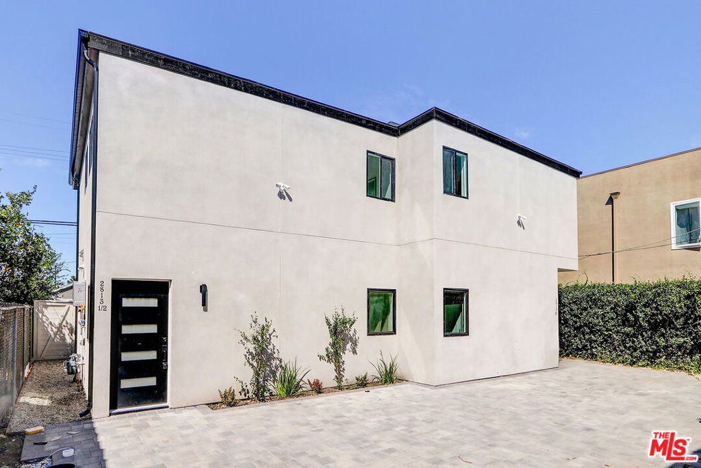 2813 1/2 12th Ave, Los Angeles, CA 90018 — exterior