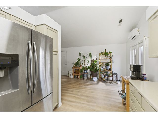 3823 Ne LINCOLN St, Hillsboro, OR 97124