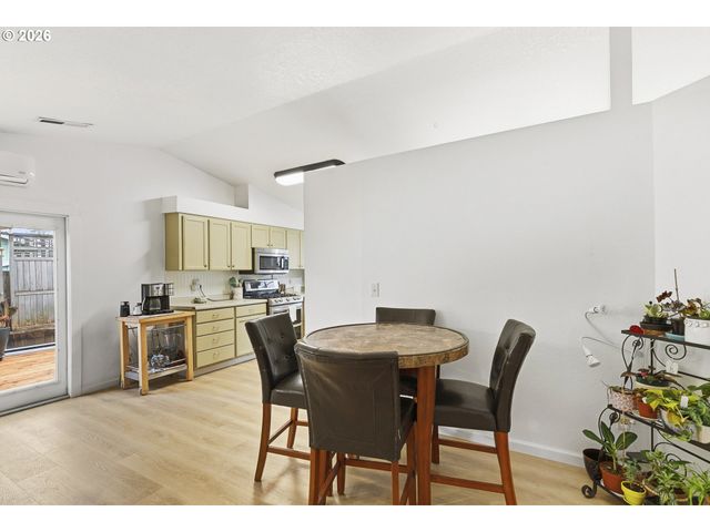 3823 Ne LINCOLN St, Hillsboro, OR 97124