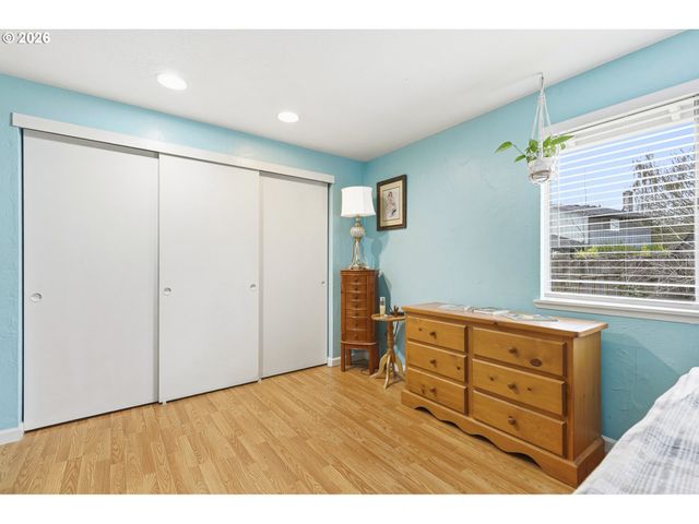 3823 Ne LINCOLN St, Hillsboro, OR 97124