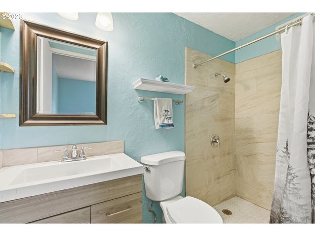 3823 Ne LINCOLN St, Hillsboro, OR 97124