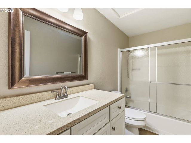 3823 Ne LINCOLN St, Hillsboro, OR 97124