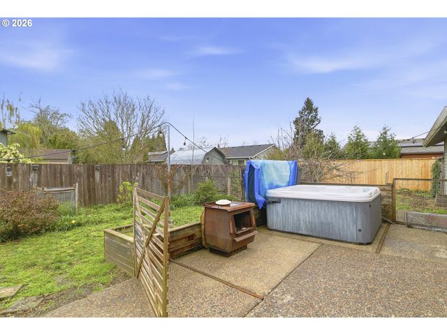 3823 Ne LINCOLN St, Hillsboro, OR 97124