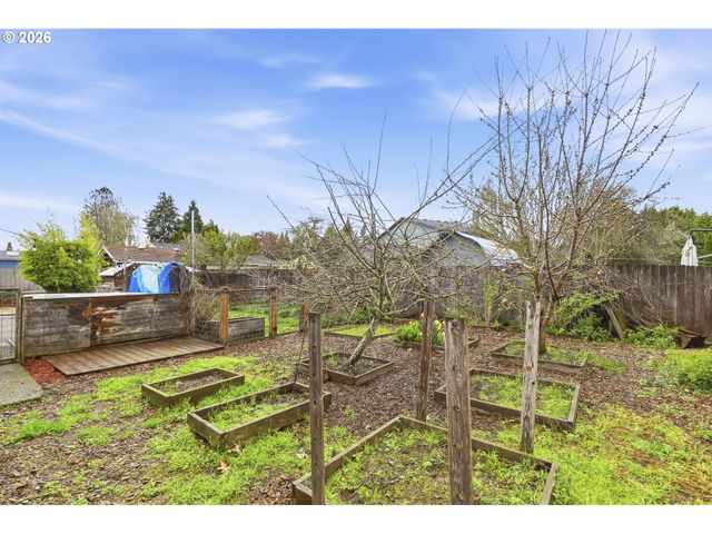 3823 Ne LINCOLN St, Hillsboro, OR 97124