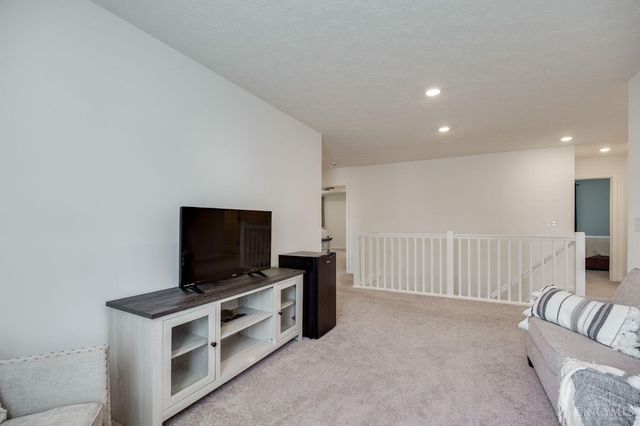 135 Turner Ridge Drive, Harrison, OH 45030