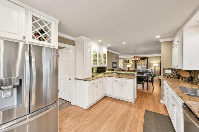 6209 Berkeley BOULEVARD, Whitefish Bay, WI 53217
