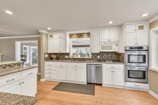 6209 Berkeley BOULEVARD, Whitefish Bay, WI 53217