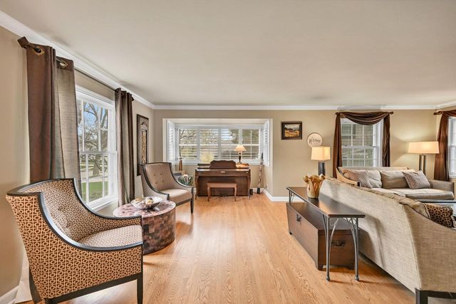 6209 Berkeley BOULEVARD, Whitefish Bay, WI 53217