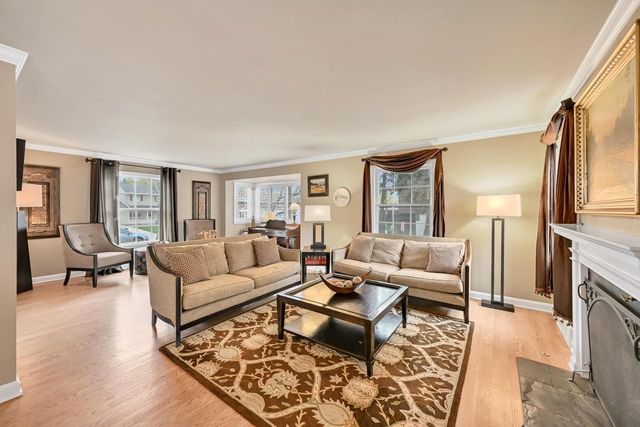 6209 Berkeley BOULEVARD, Whitefish Bay, WI 53217