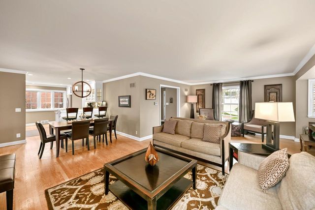 6209 Berkeley BOULEVARD, Whitefish Bay, WI 53217