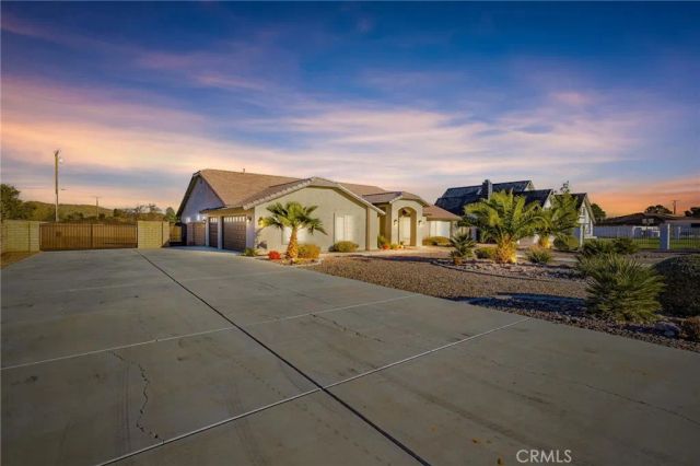 14305 Bochee, Apple Valley, CA 92307