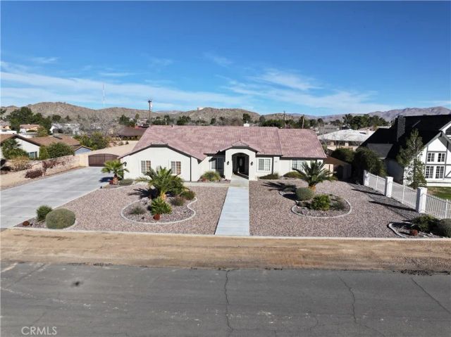 14305 Bochee, Apple Valley, CA 92307