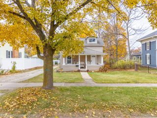 608 S Adelaide Street, Fenton, MI 48430