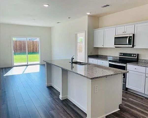 791 Camden Drive, Lavon, TX 75166