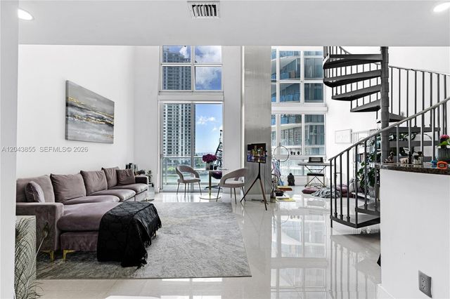 300 S Biscayne Blvd L-612, Miami, FL 33131