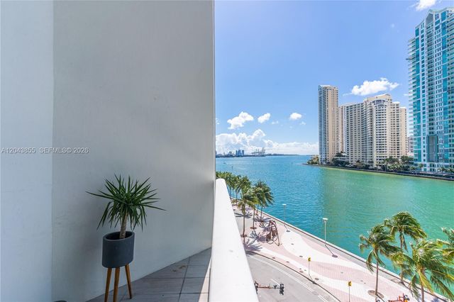 300 S Biscayne Blvd L-612, Miami, FL 33131