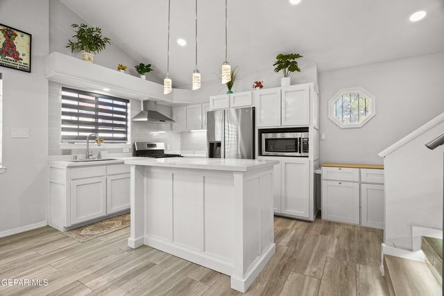 2028 GUS MORAN Street, El Paso, TX 79936