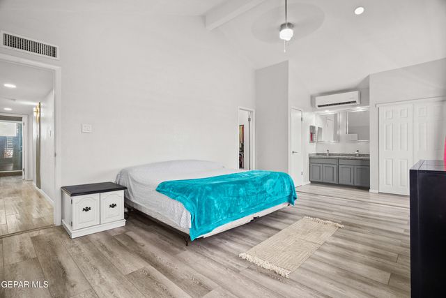 2028 GUS MORAN Street, El Paso, TX 79936