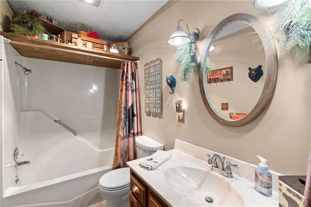 1393 NE 288th Street, Turney, MO 64493