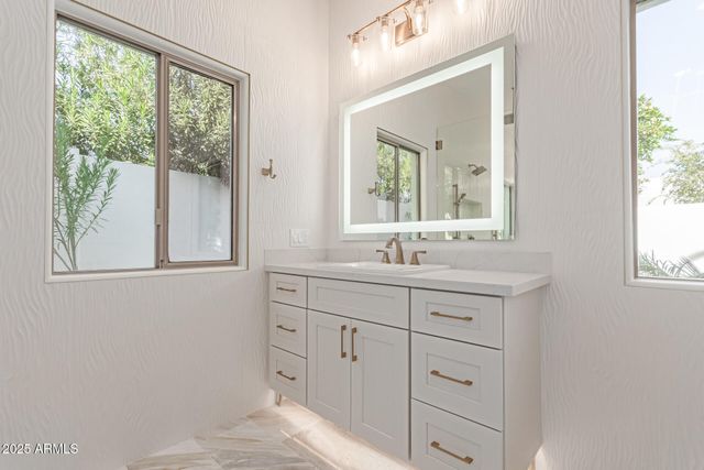 8713 N 80th Place, Scottsdale, AZ 85258