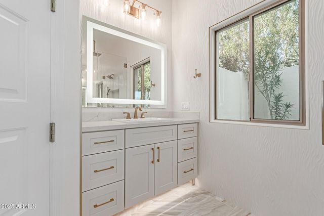 8713 N 80th Place, Scottsdale, AZ 85258