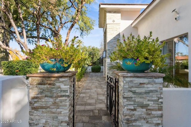 8713 N 80th Place, Scottsdale, AZ 85258