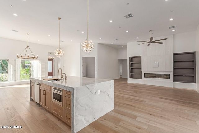 8713 N 80th Place, Scottsdale, AZ 85258