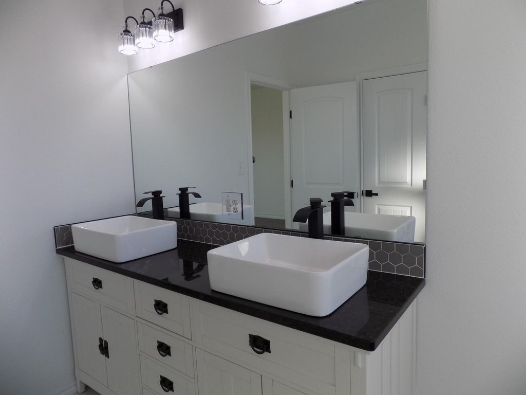 Image 13 of property listing at 9791 Jaguar Trail, San Angelo, TX 76901