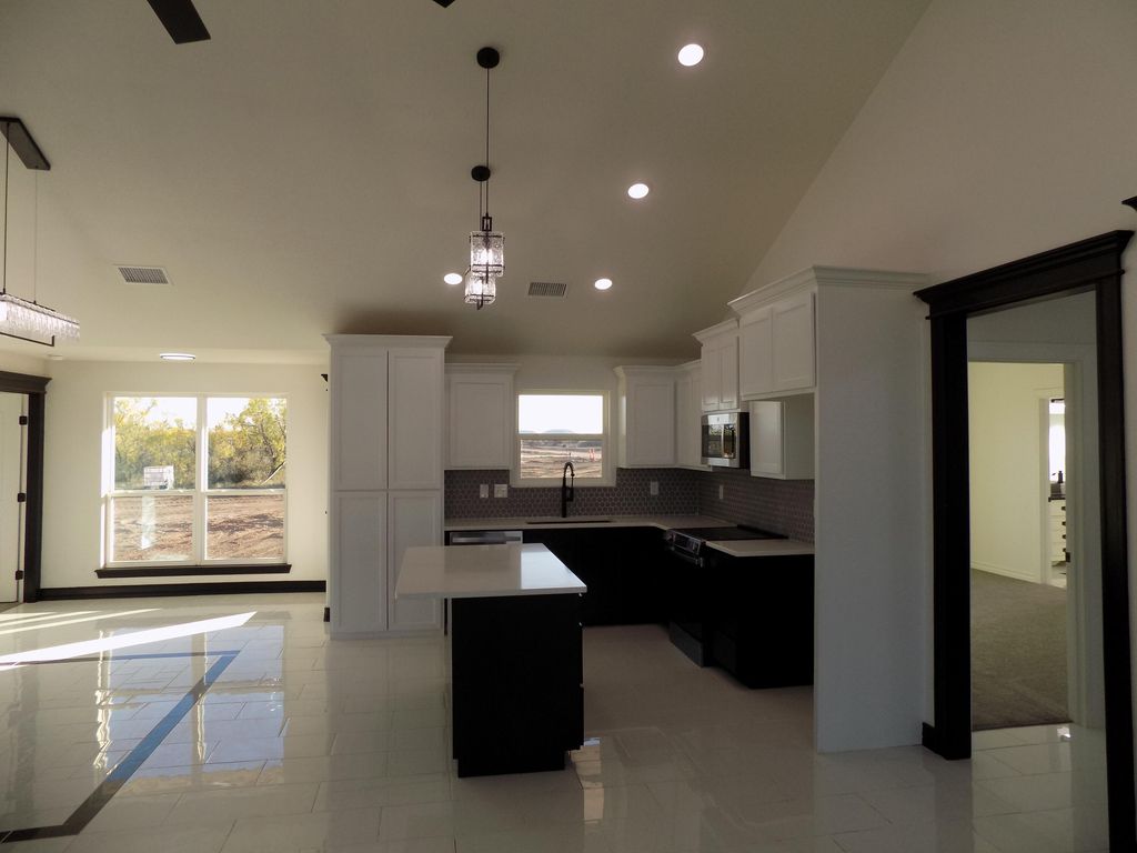 Image 6 of property listing at 9791 Jaguar Trail, San Angelo, TX 76901