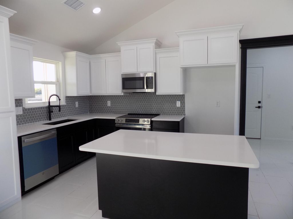 Image 7 of property listing at 9791 Jaguar Trail, San Angelo, TX 76901