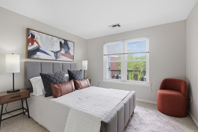 97 Anderer Ln 304, Boston, MA 02132
