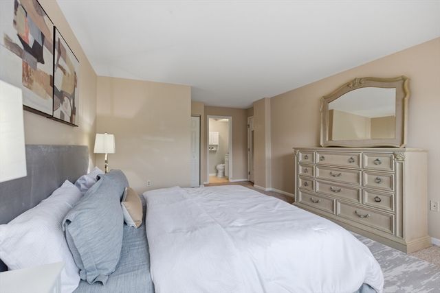 97 Anderer Ln 304, Boston, MA 02132