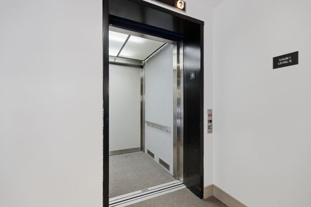 97 Anderer Ln 304, Boston, MA 02132