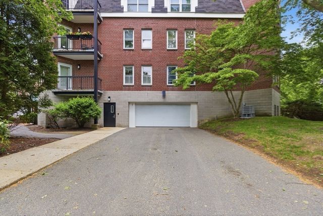 97 Anderer Ln 304, Boston, MA 02132
