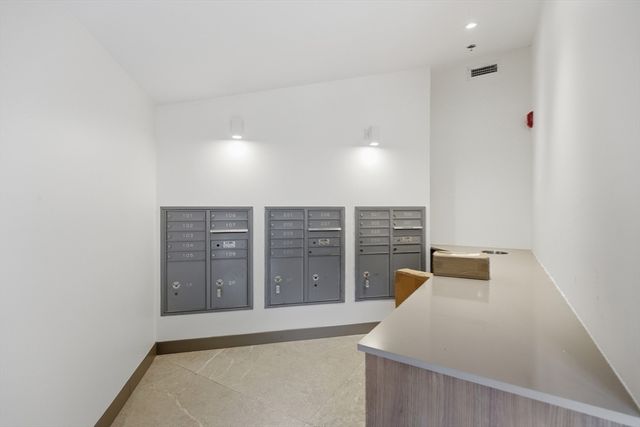 97 Anderer Ln 304, Boston, MA 02132