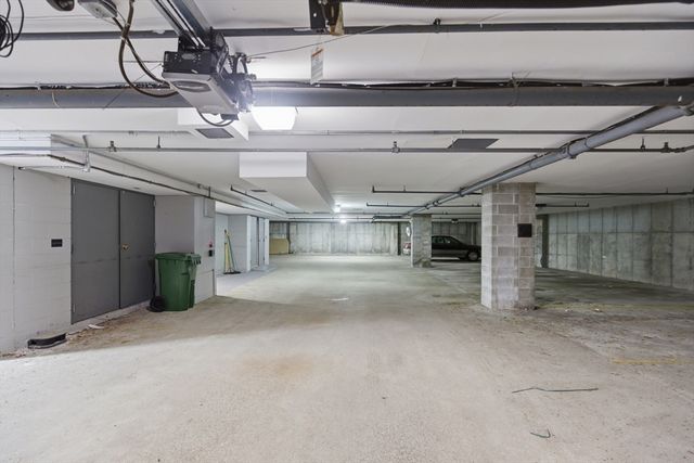 97 Anderer Ln 304, Boston, MA 02132