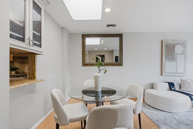 97 Anderer Ln 304, Boston, MA 02132
