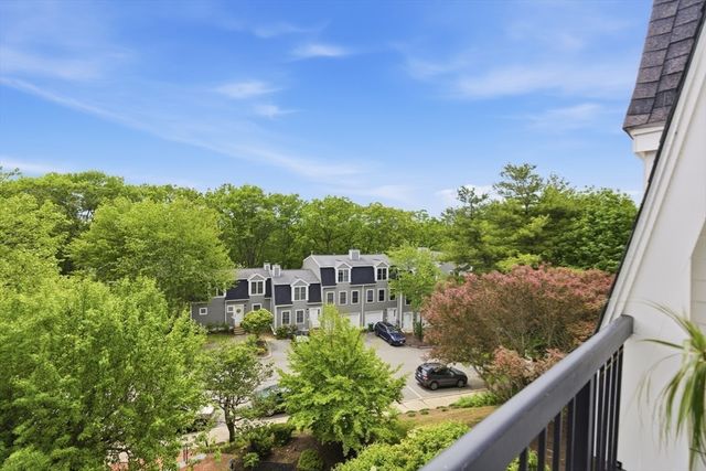 97 Anderer Ln 304, Boston, MA 02132