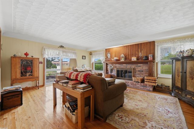 53375 Mark Drive, Shelby Twp, MI 48316