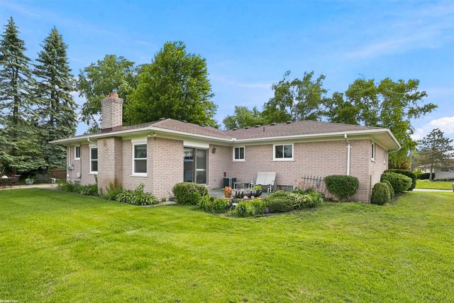 53375 Mark Drive, Shelby Twp, MI 48316
