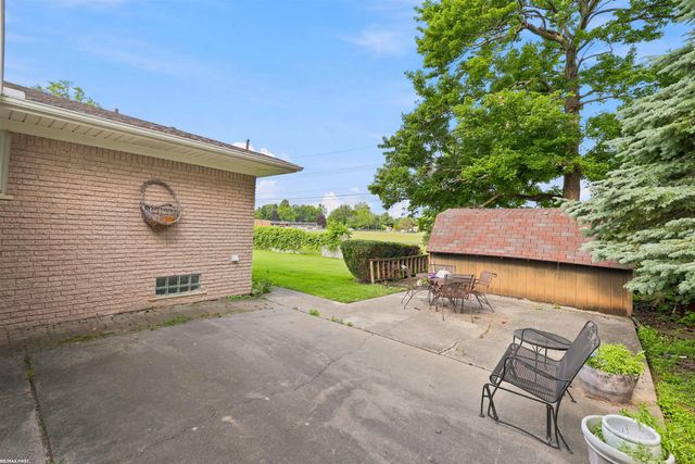 53375 Mark Drive, Shelby Twp, MI 48316